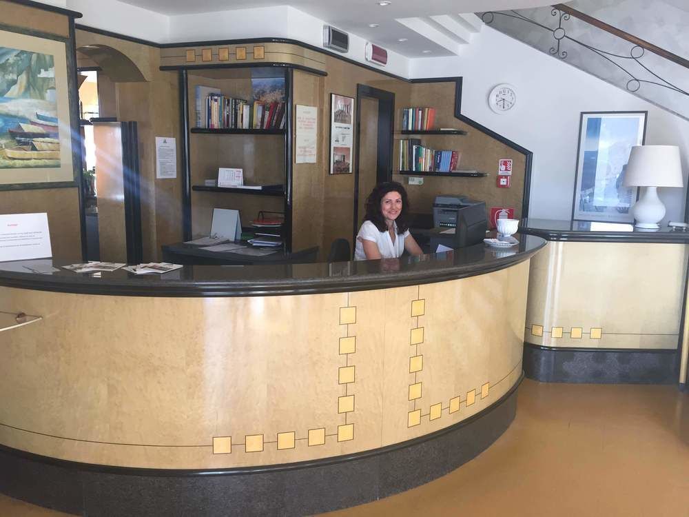 Hotel Croce Di Malta Imperia Exterior foto